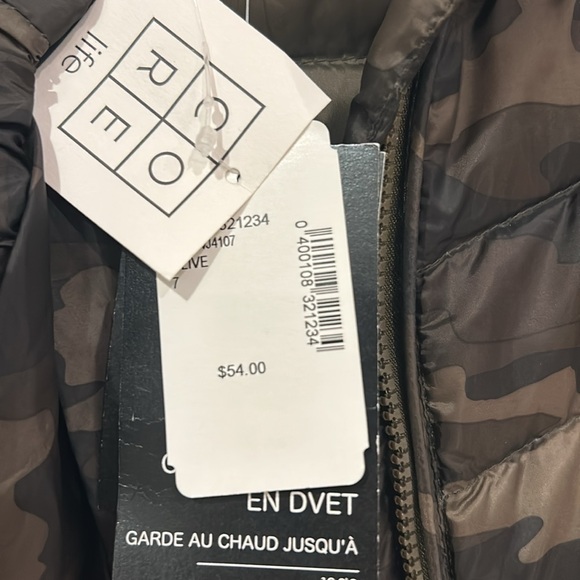 Packable down puffer-
Water resistant, wind resistant and machine washable - Picture 5 of 5